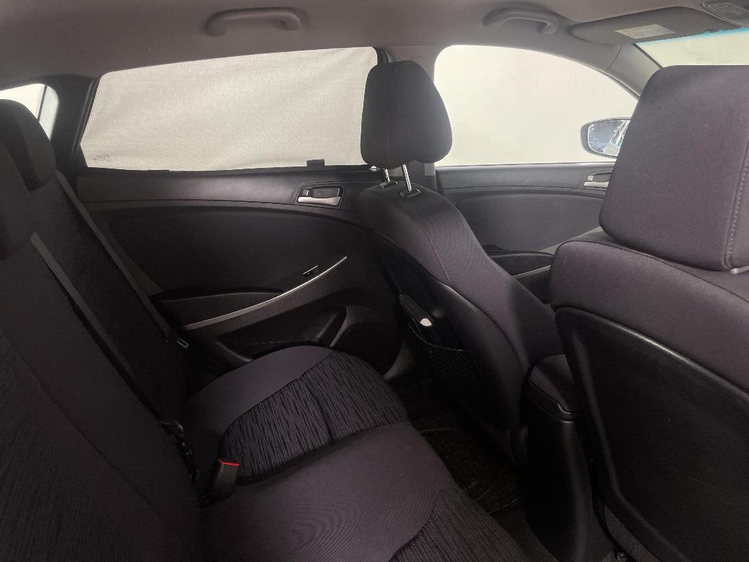 Photo '20' of Hyundai Accent Photo '20' of Hyundai Accent