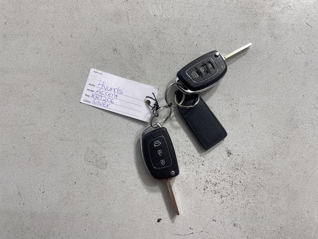 Photo '22' of Hyundai Accent Photo '22' of Hyundai Accent