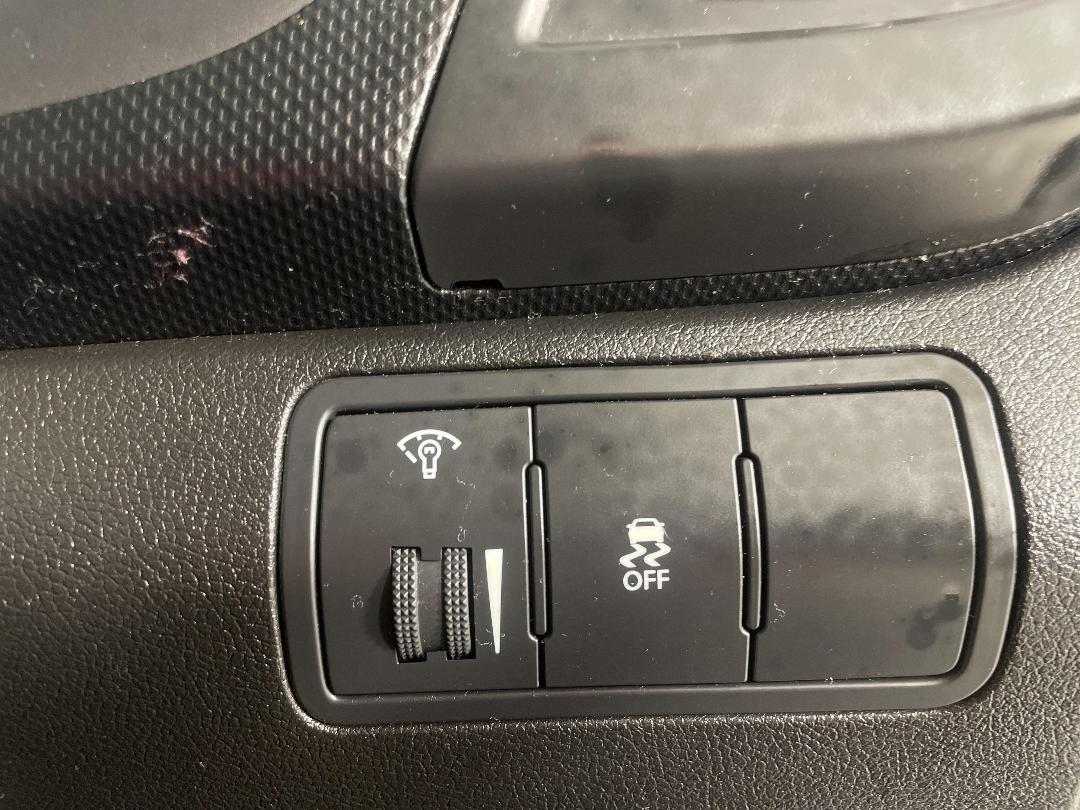 Photo '24' of Hyundai Accent Photo '24' of Hyundai Accent