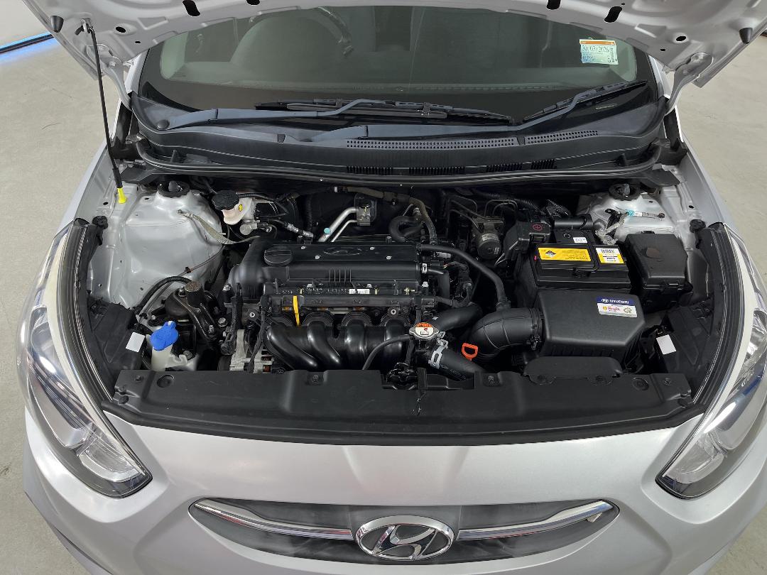 Photo '13' of Hyundai Accent