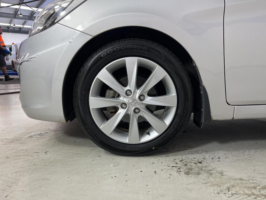 Photo '10' of Hyundai Accent