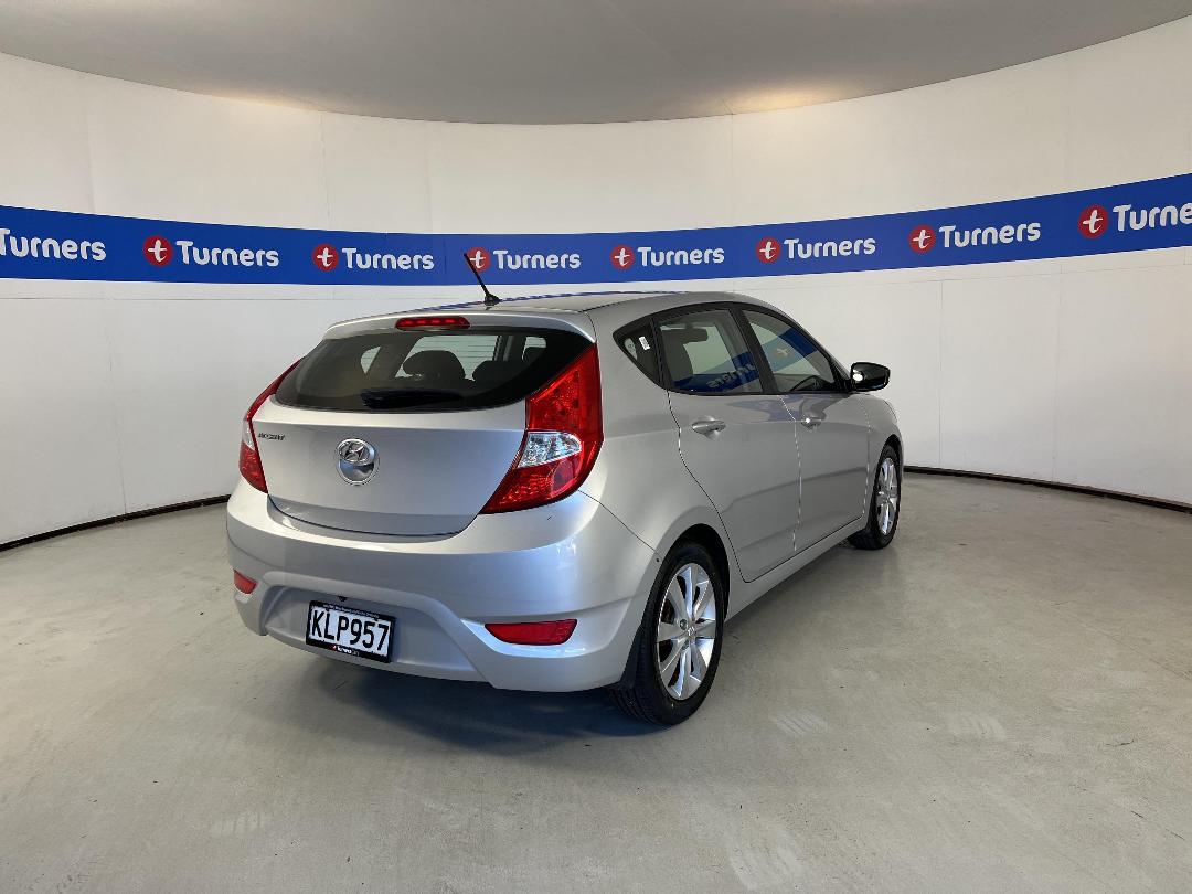 Photo '7' of Hyundai Accent