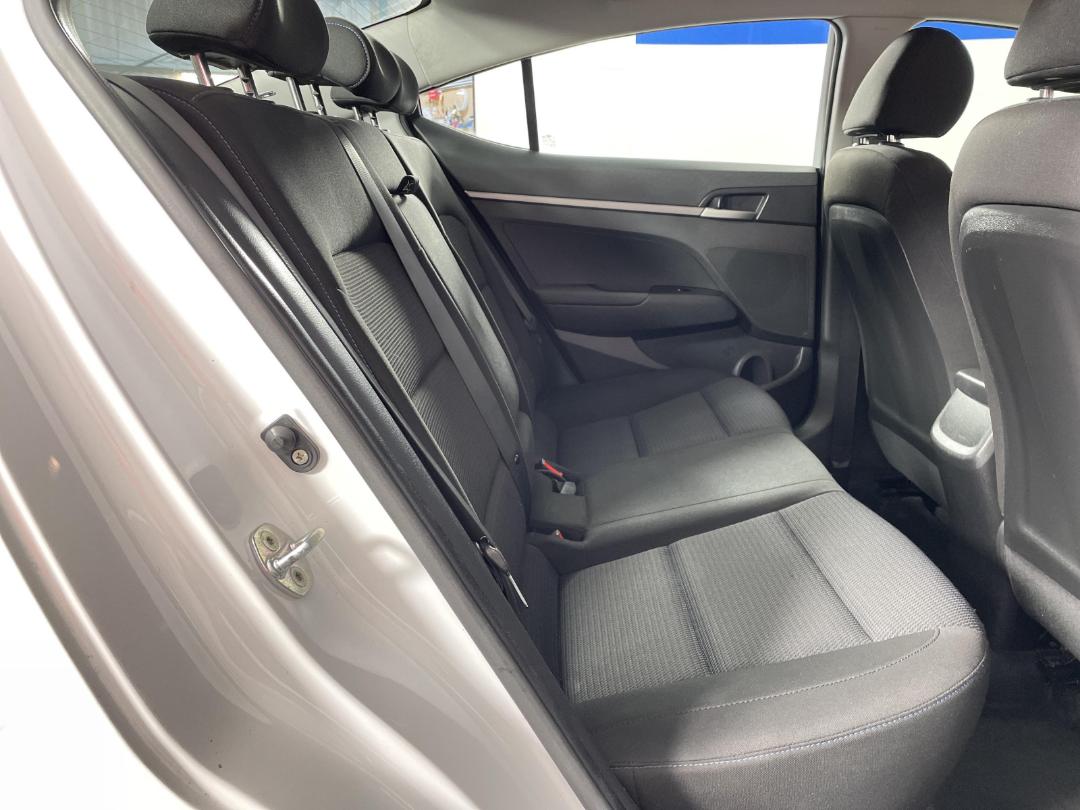 Photo '20' of Hyundai Elantra Photo '20' of Hyundai Elantra