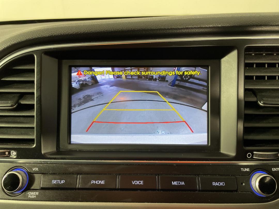 Photo '28' of Hyundai Elantra Photo '28' of Hyundai Elantra