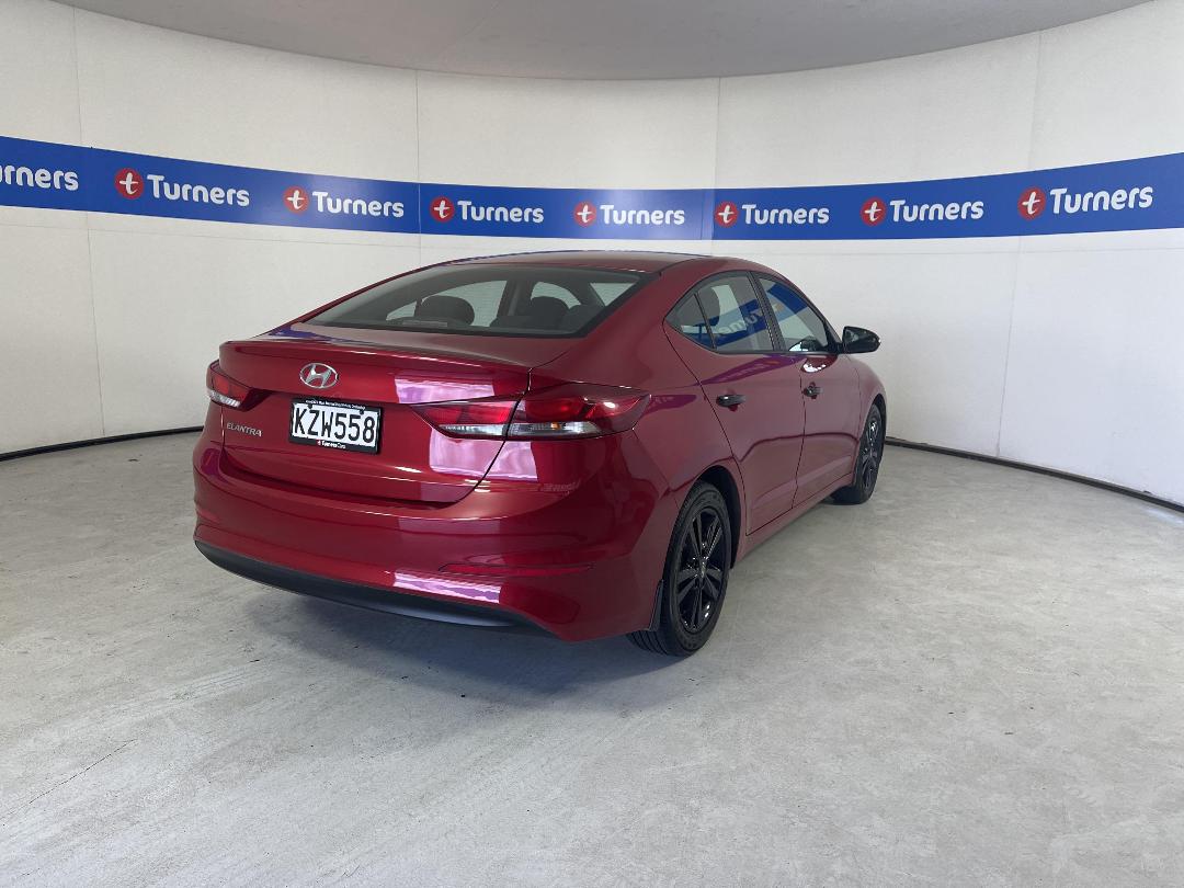 Photo '7' of Hyundai Elantra Photo '7' of Hyundai Elantra