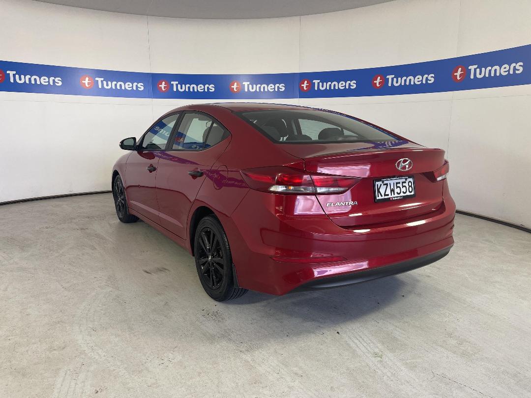 Photo '5' of Hyundai Elantra Photo '5' of Hyundai Elantra