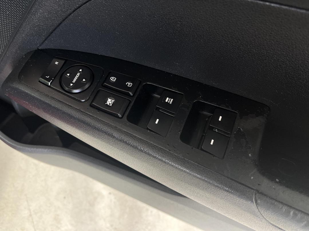 Photo '23' of Hyundai Elantra Photo '23' of Hyundai Elantra