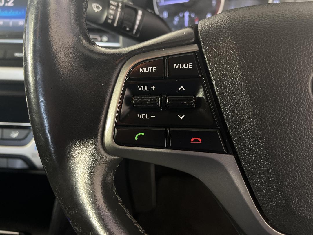 Photo '25' of Hyundai Elantra Photo '25' of Hyundai Elantra