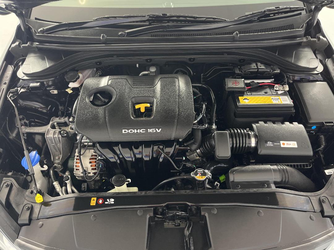 Photo '13' of Hyundai Elantra Photo '13' of Hyundai Elantra