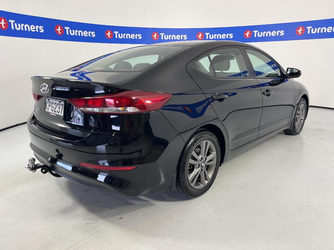 Photo '7' of Hyundai Elantra Photo '7' of Hyundai Elantra