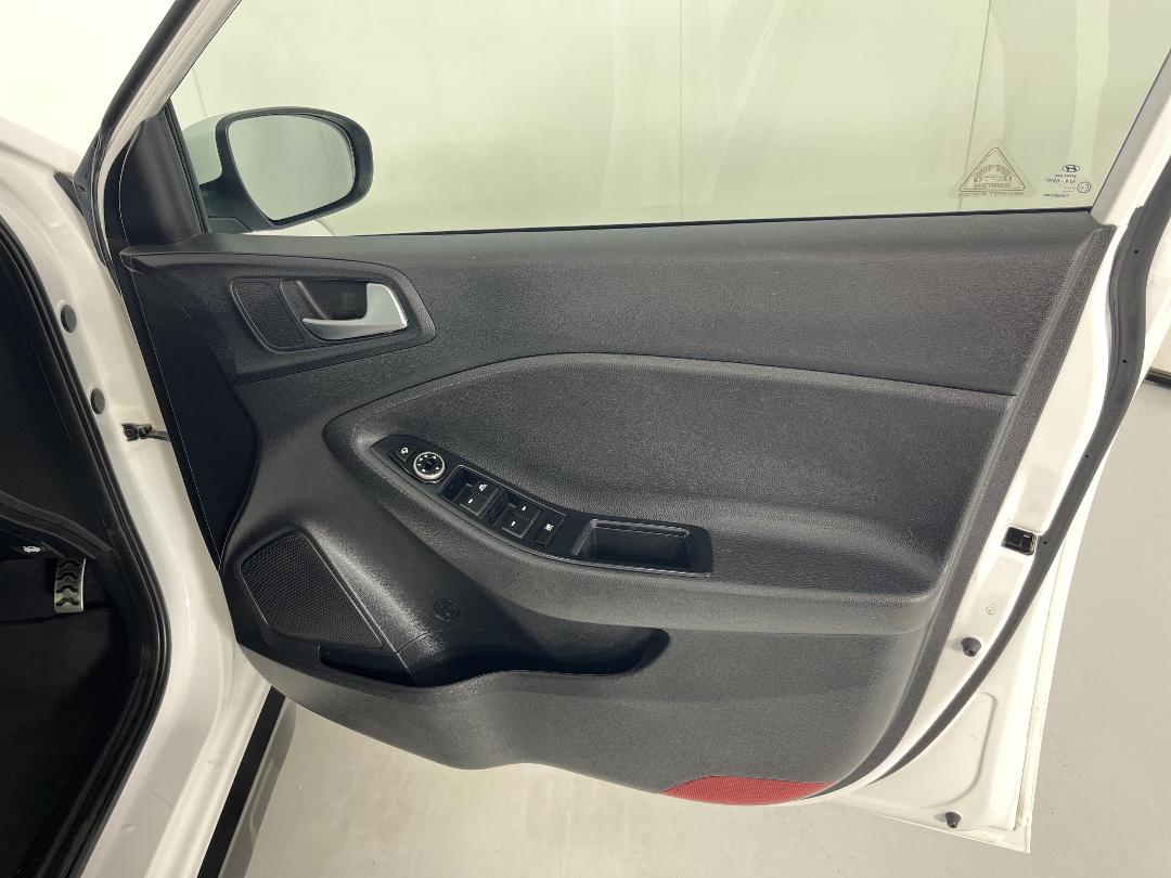 Photo '15' of Hyundai I20