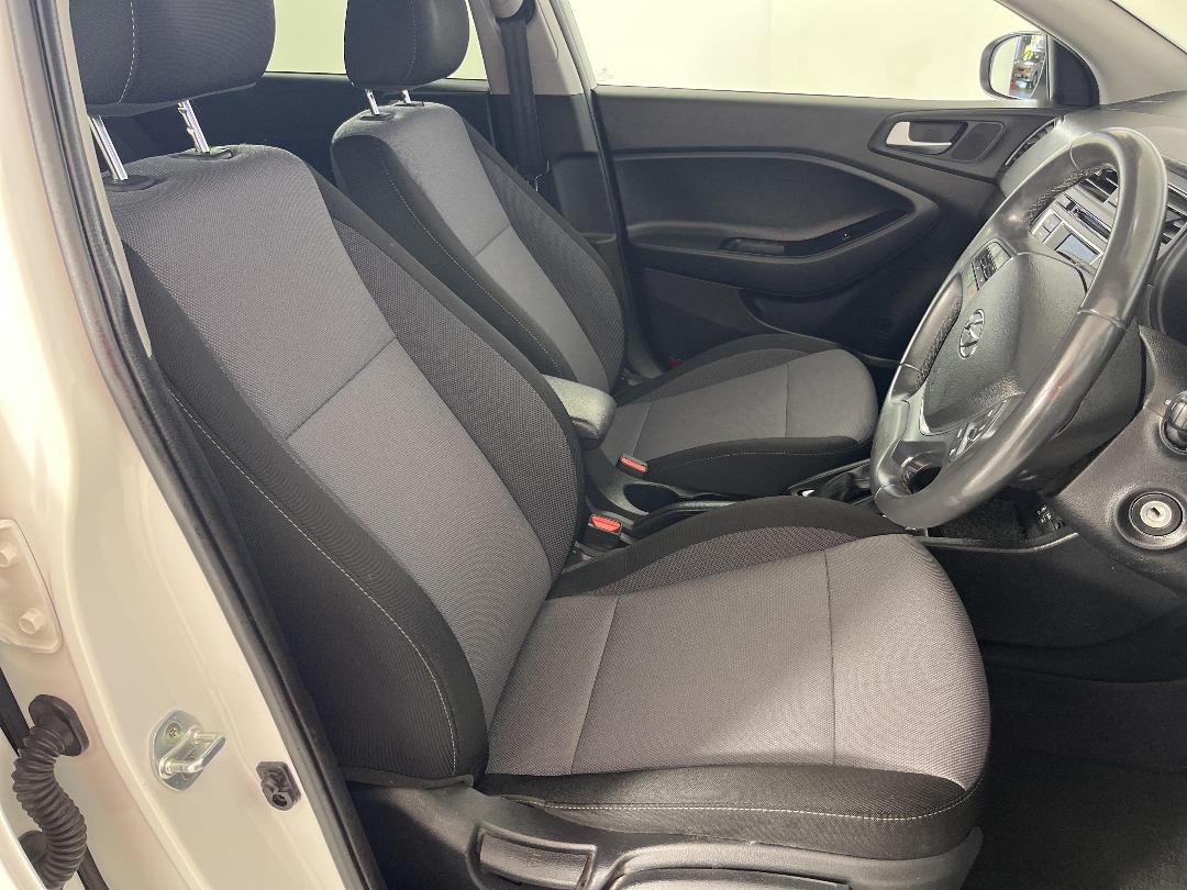 Photo '16' of Hyundai I20