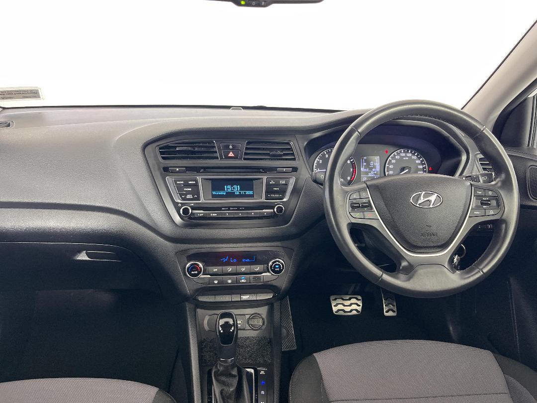 Photo '17' of Hyundai I20