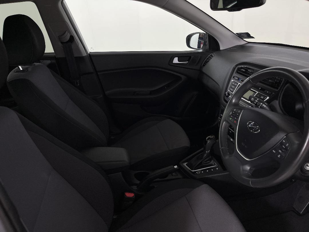 Photo '16' of Hyundai I20