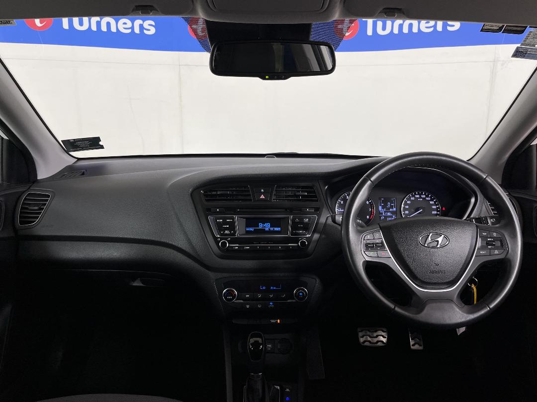 Photo '17' of Hyundai I20