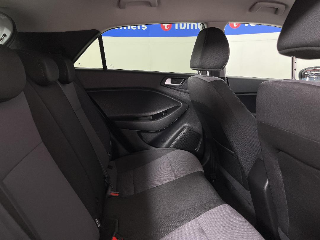 Photo '20' of Hyundai I20