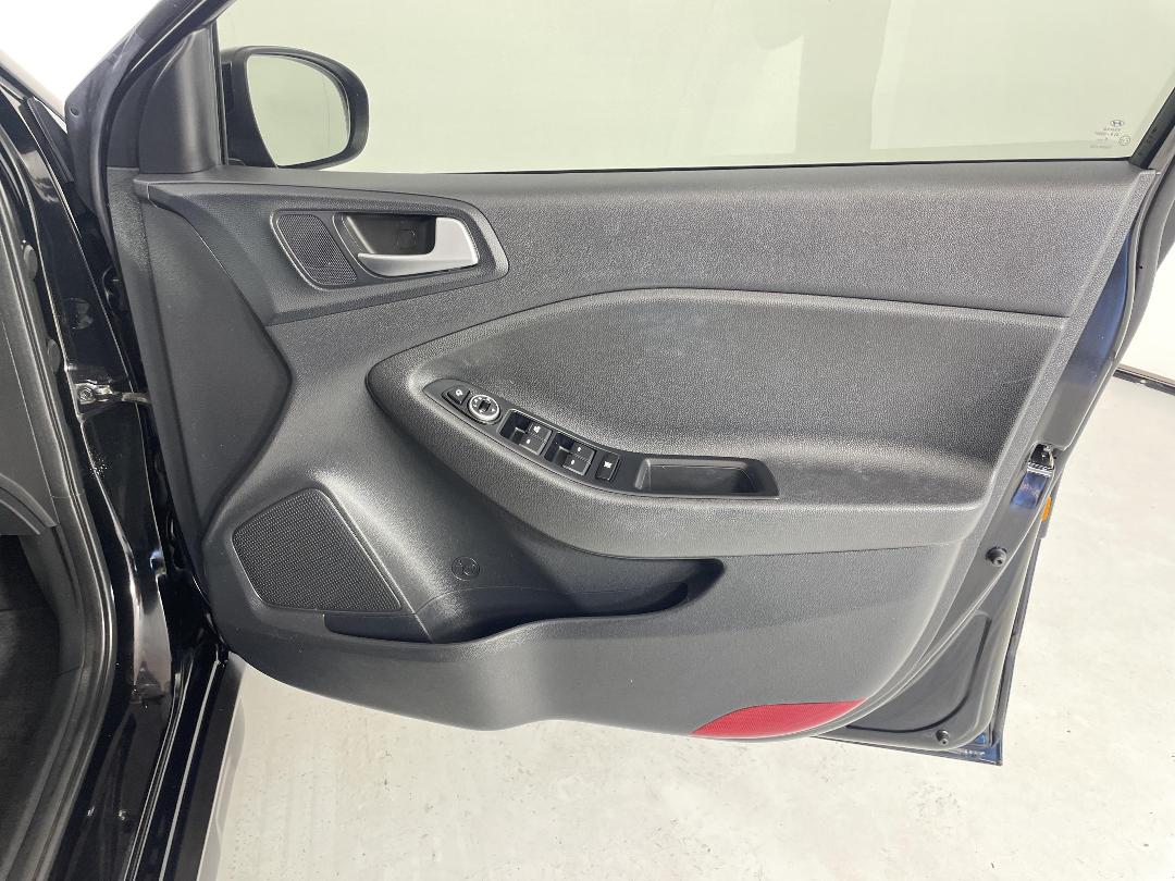 Photo '15' of Hyundai I20