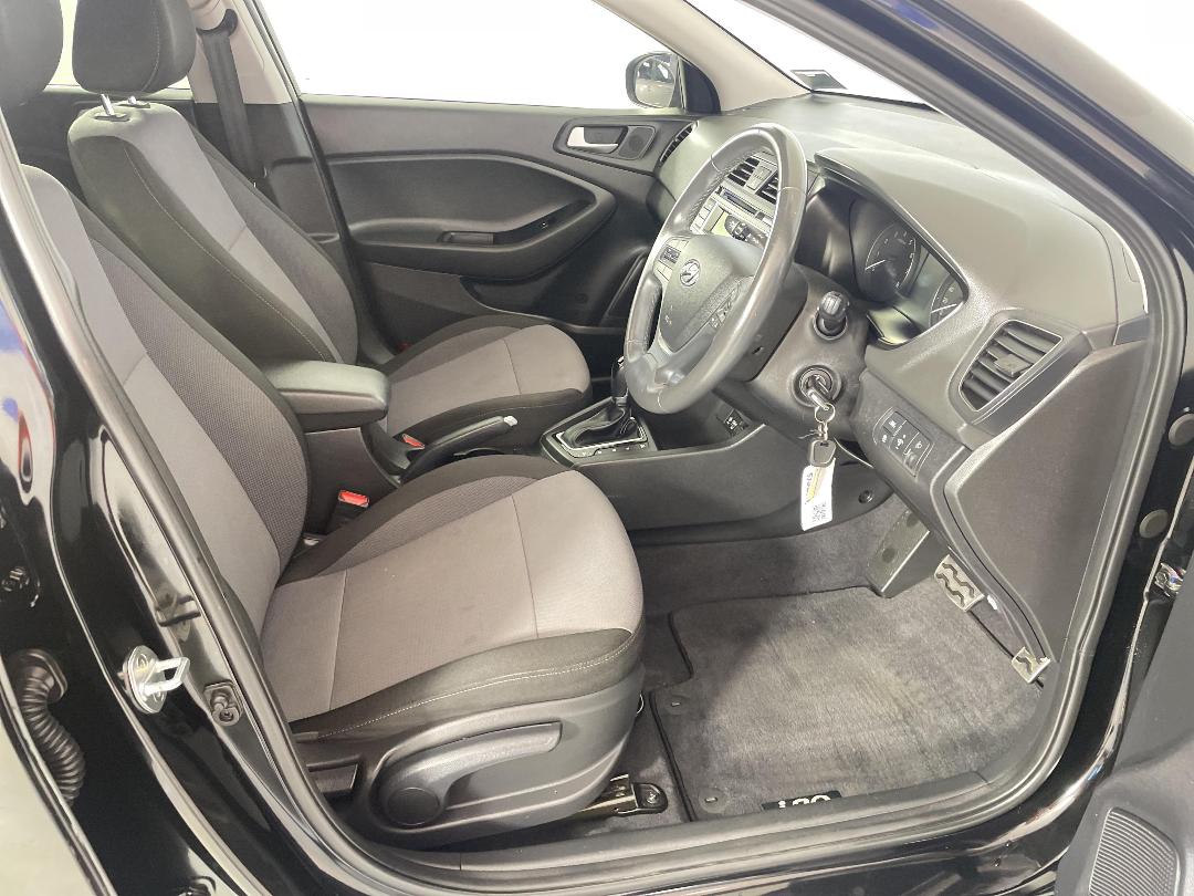 Photo '16' of Hyundai I20