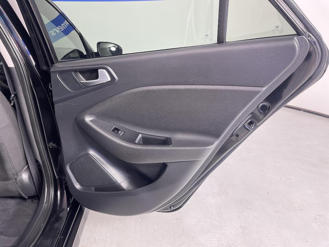 Photo '19' of Hyundai I20