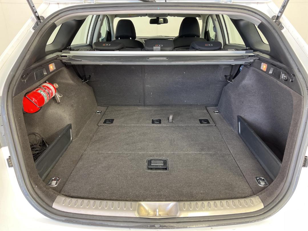 Photo '14' of Hyundai I40