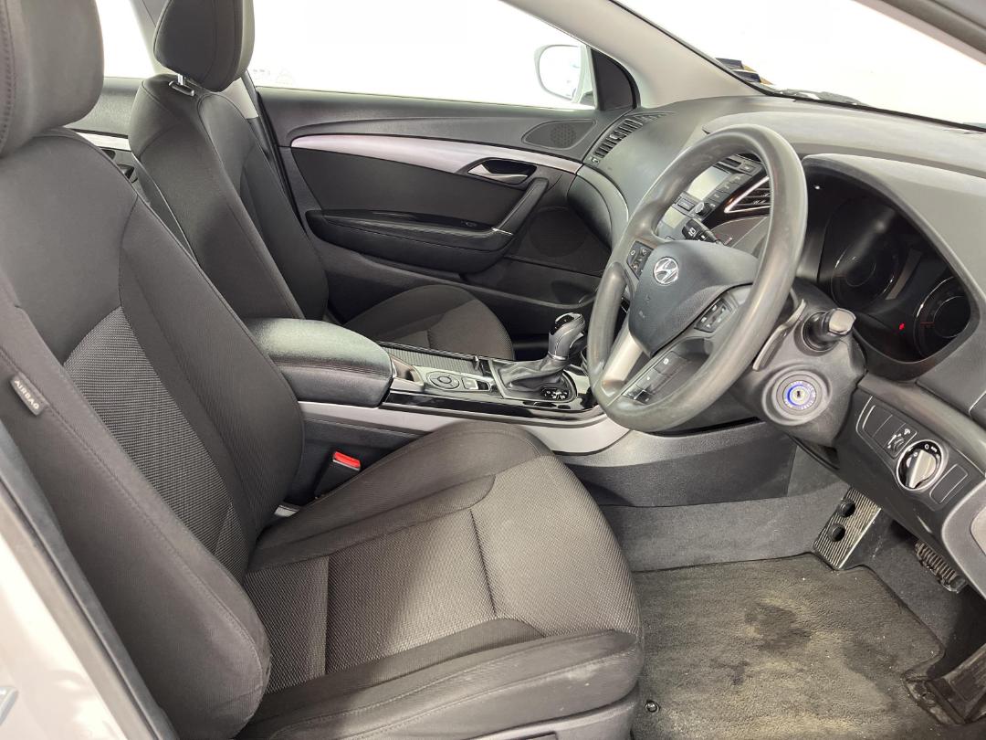 Photo '16' of Hyundai I40