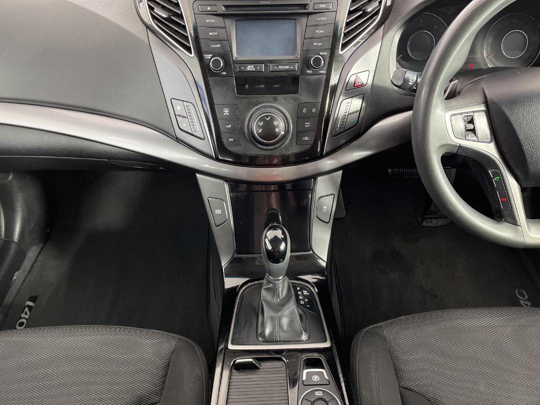 Photo '18' of Hyundai I40