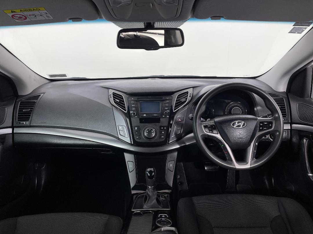 Photo '17' of Hyundai I40