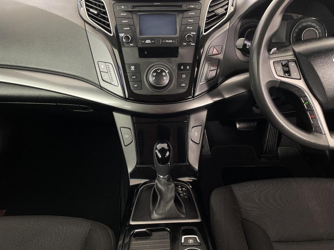 Photo '18' of Hyundai I40