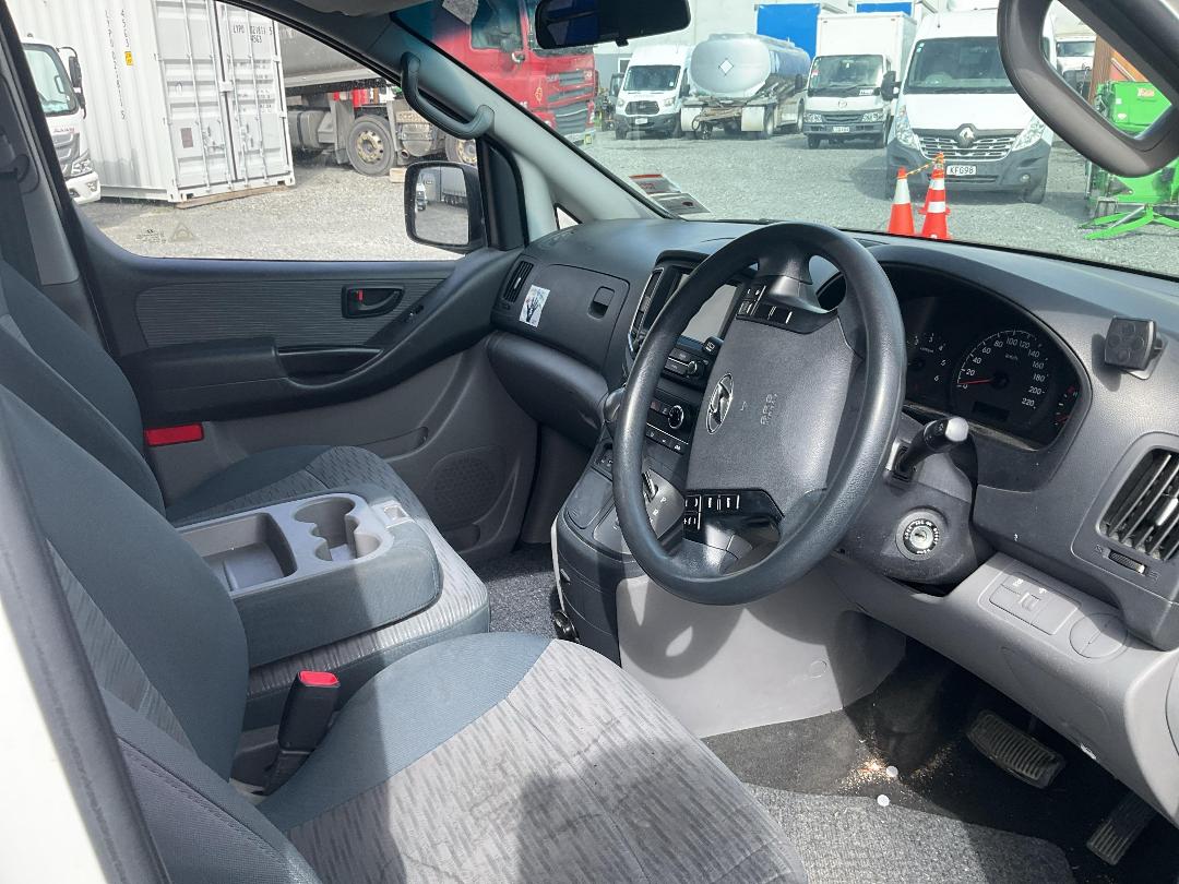 Photo '6' of Hyundai Iload 2.5 Crdi Auto Van Photo '6' of Hyundai Iload 2.5 Crdi Auto Van