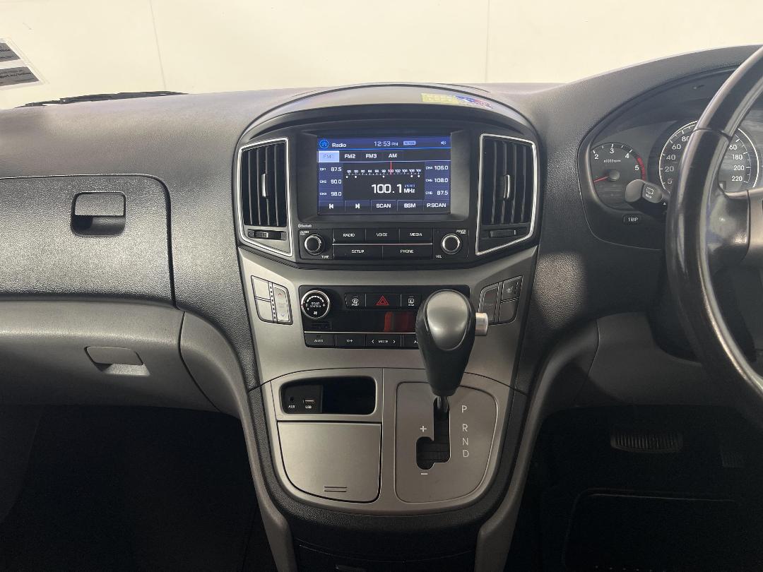 Photo '18' of Hyundai Imax