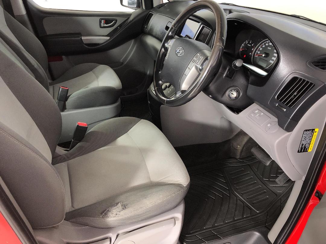 Photo '16' of Hyundai Imax Photo '16' of Hyundai Imax