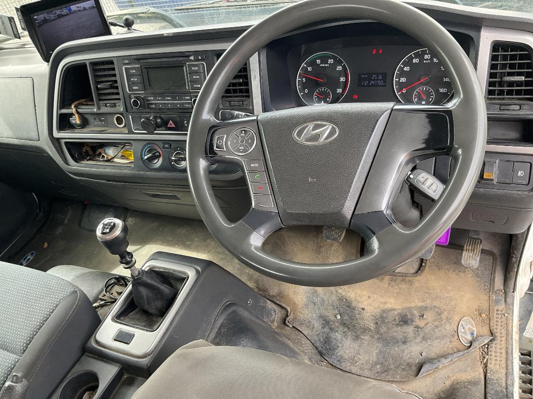 Photo '13' of Hyundai Mighty EX8 Gas Bottle Truck