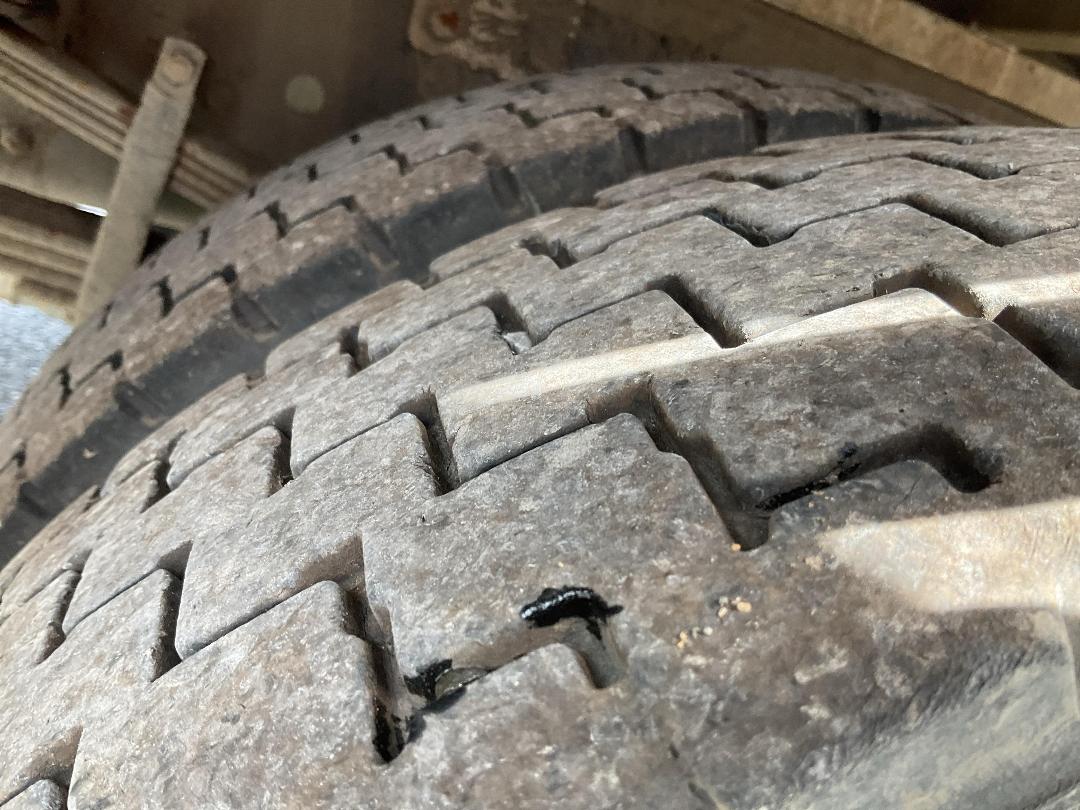 Photo '42' of Hyundai Mighty EX8 Gas Bottle Truck