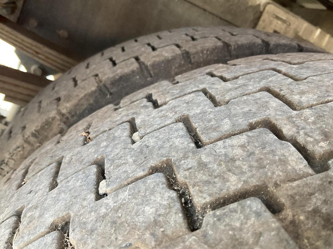 Photo '40' of Hyundai Mighty EX8 Gas Bottle Truck