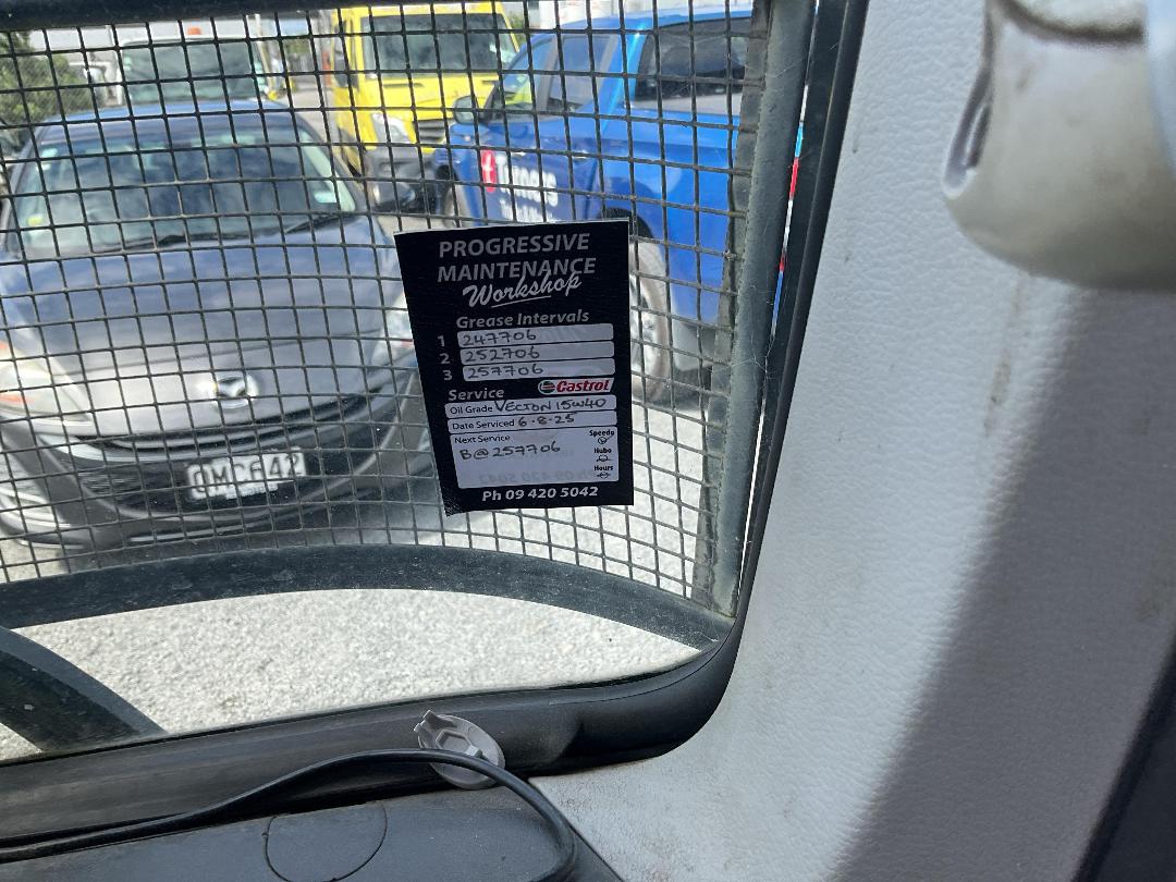 Photo '33' of Hyundai Mighty EX8 Gas Bottle Truck