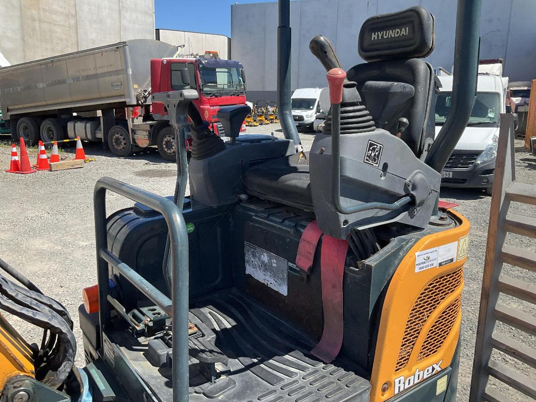 Photo '13' of Hyundai Robex 17Z-9R Excavator