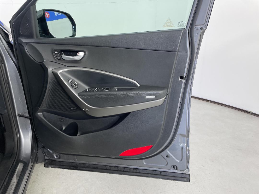 Photo '15' of Hyundai Santa FE