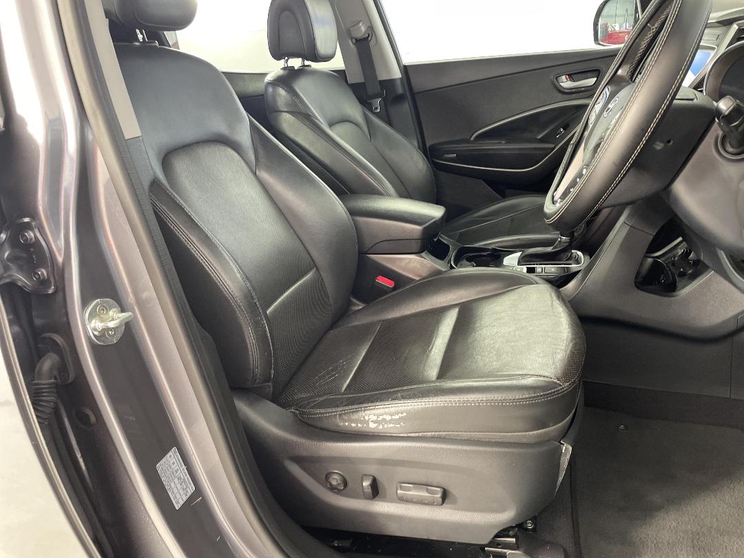 Photo '16' of Hyundai Santa FE