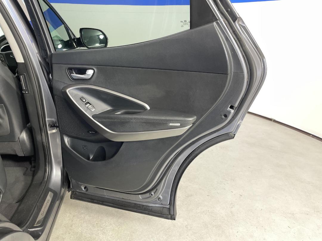 Photo '19' of Hyundai Santa FE