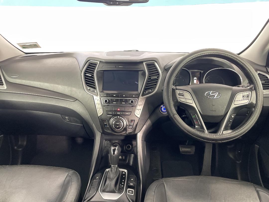 Photo '17' of Hyundai Santa FE