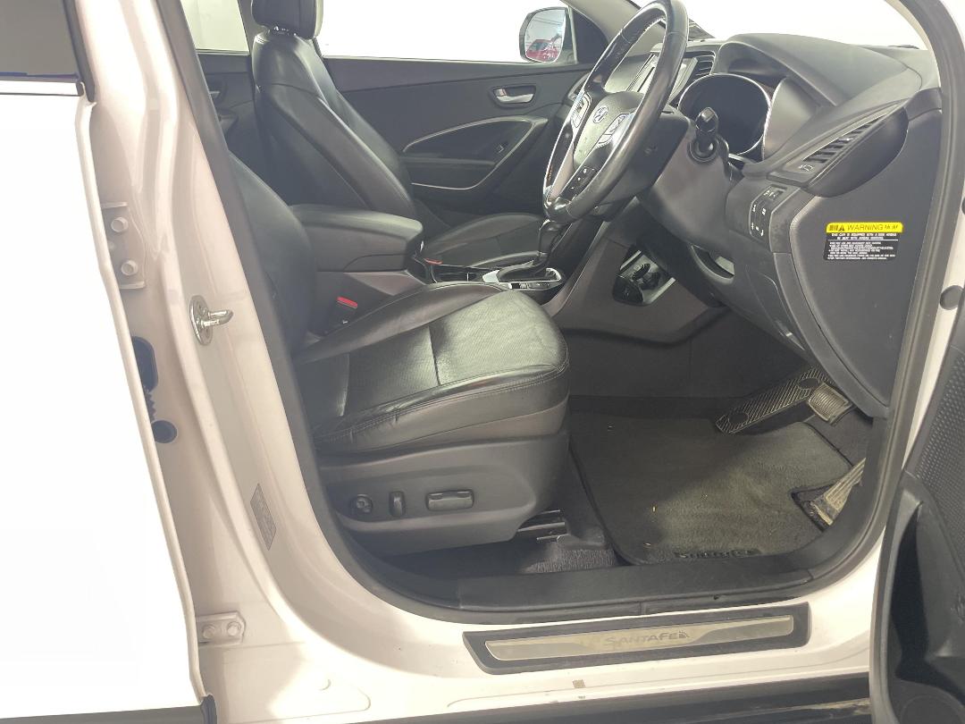 Photo '16' of Hyundai Santa FE