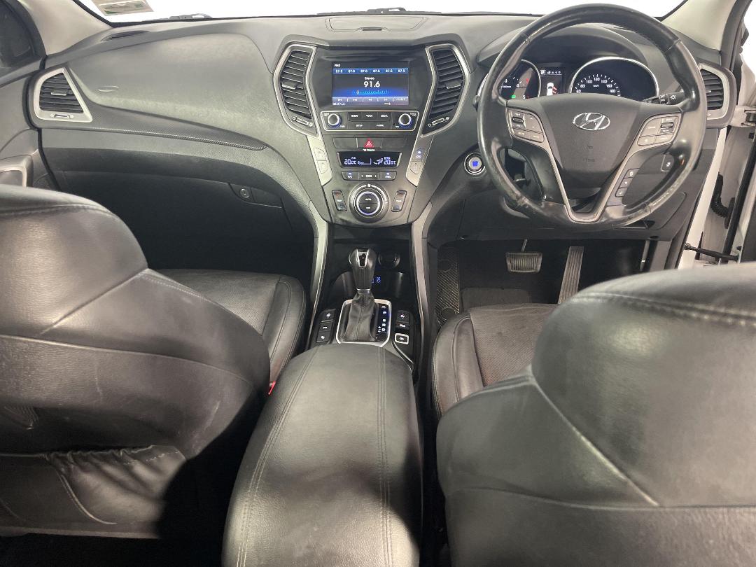 Photo '17' of Hyundai Santa FE