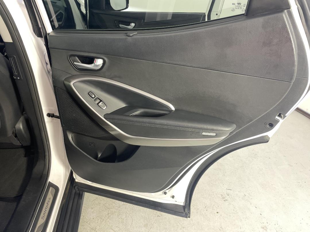 Photo '19' of Hyundai Santa FE