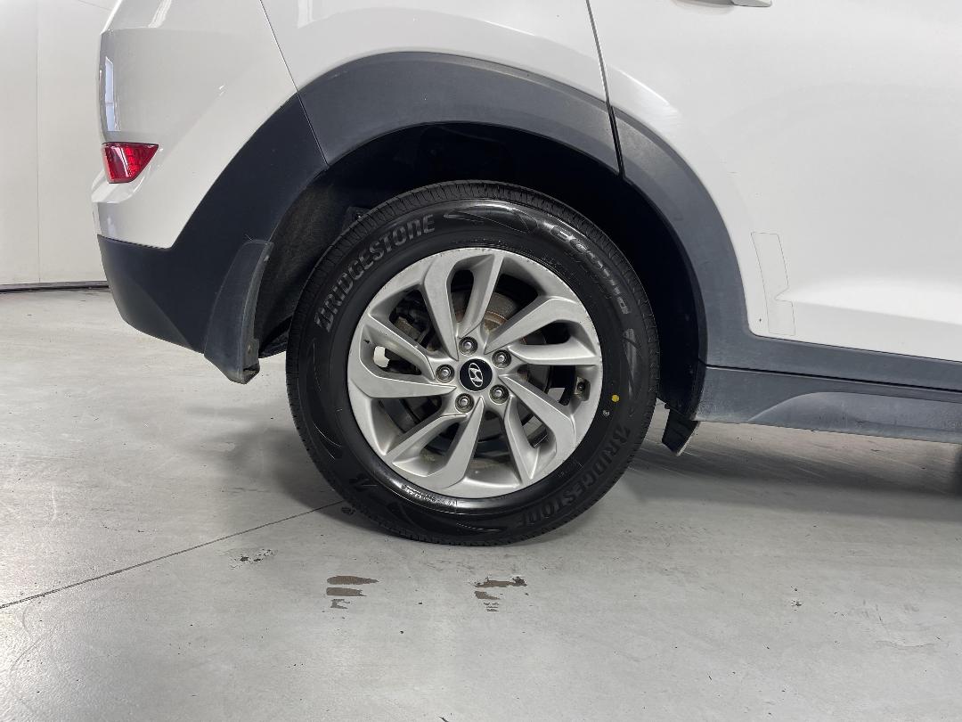 Photo '12' of Hyundai Tucson