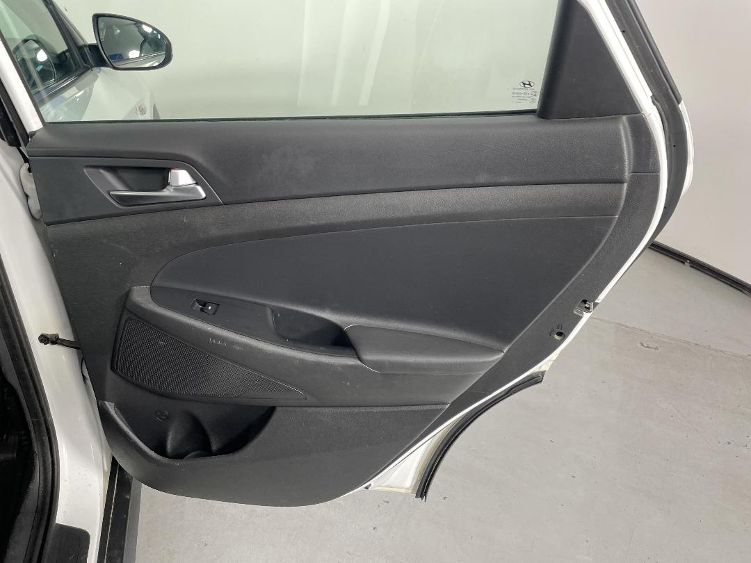 Photo '19' of Hyundai Tucson