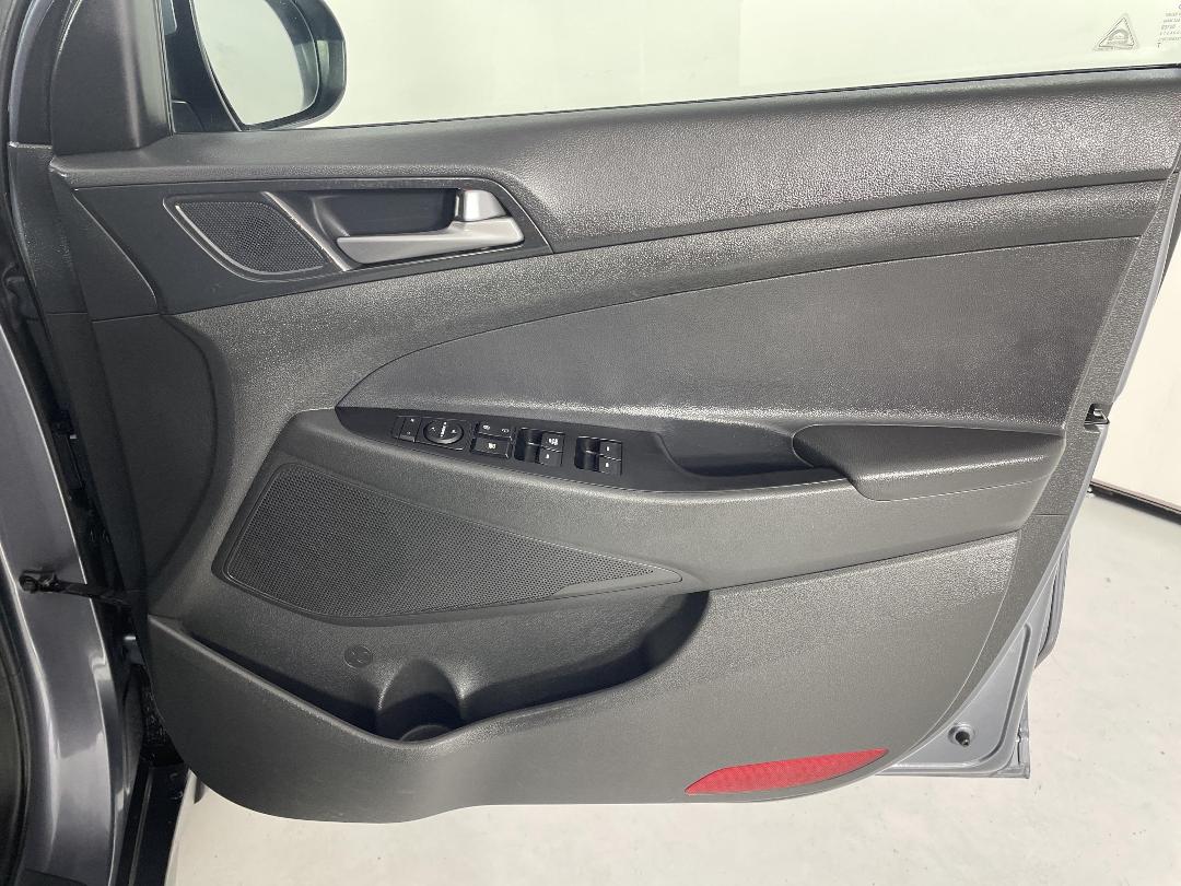 Photo '15' of Hyundai Tucson Photo '15' of Hyundai Tucson