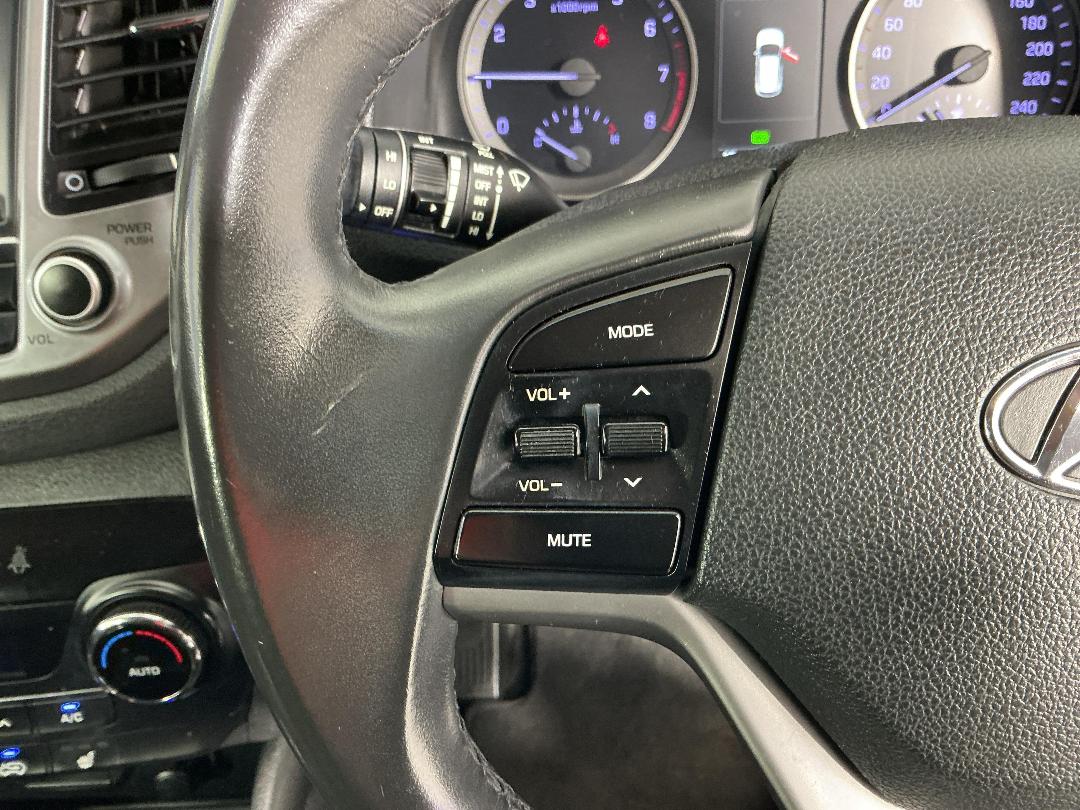 Photo '24' of Hyundai Tucson