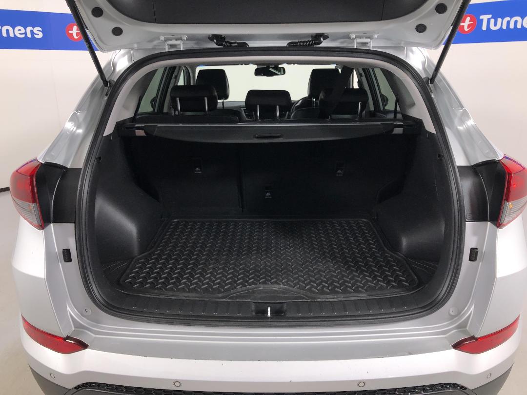 Photo '14' of Hyundai Tucson Photo '14' of Hyundai Tucson