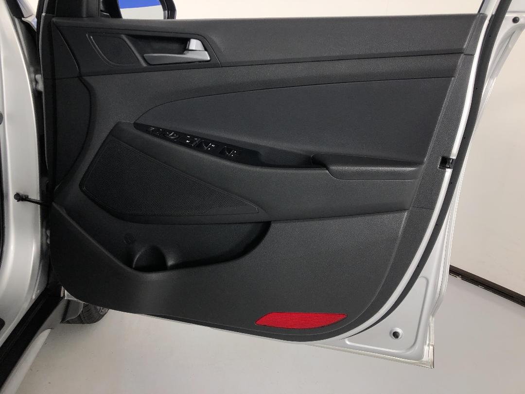 Photo '15' of Hyundai Tucson Photo '15' of Hyundai Tucson