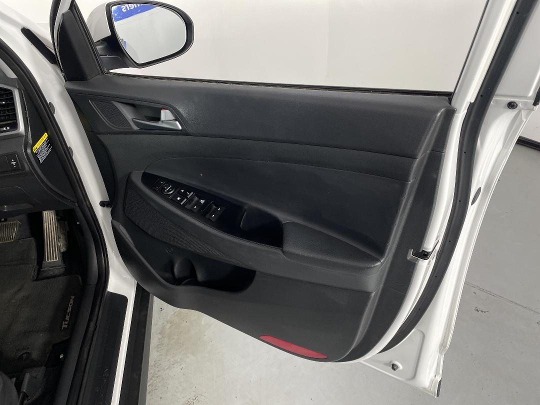 Photo '15' of Hyundai Tucson